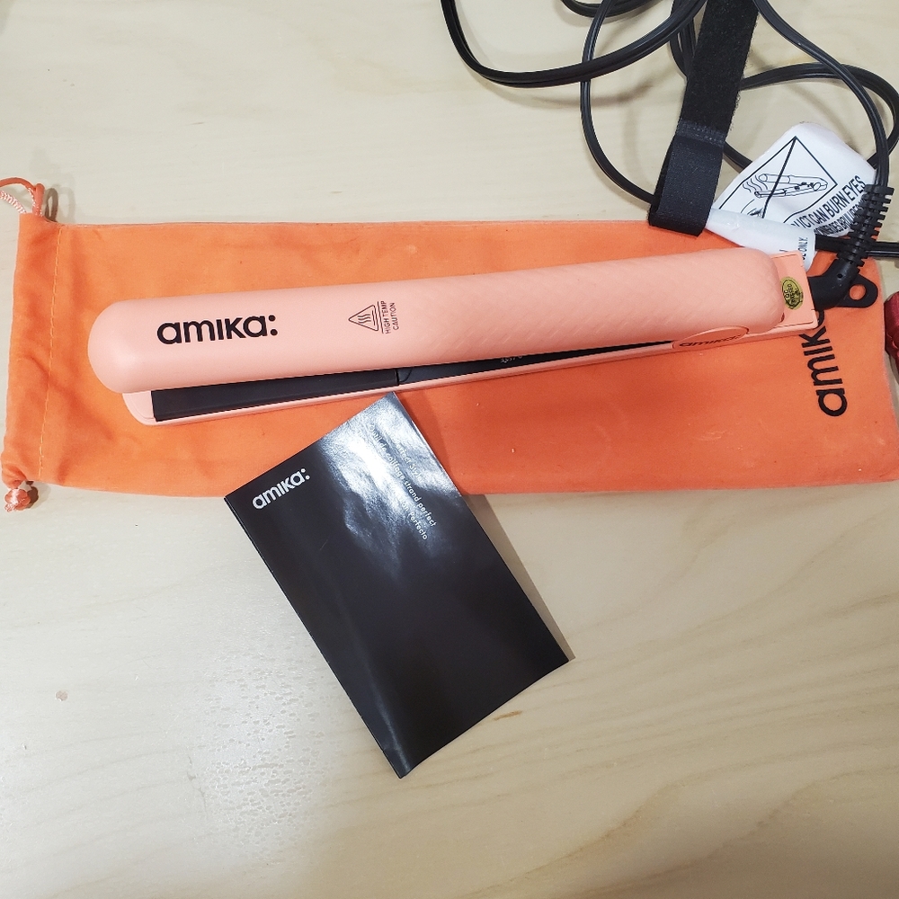 Amika flatiron